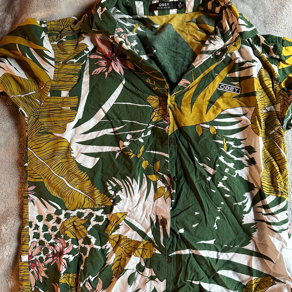 Obey button up